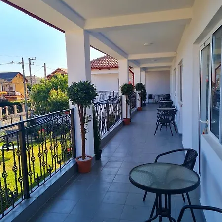 Casa Nicola * Două Mai