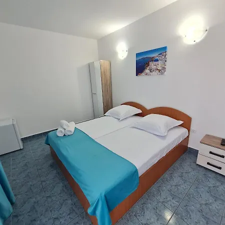 Casa Nicola בית אירוח Două Mai