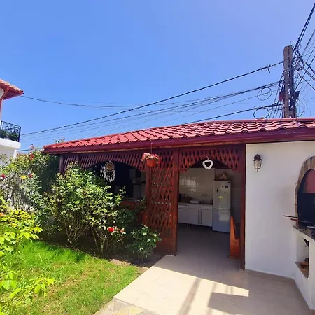 Casa Nicola * Două Mai