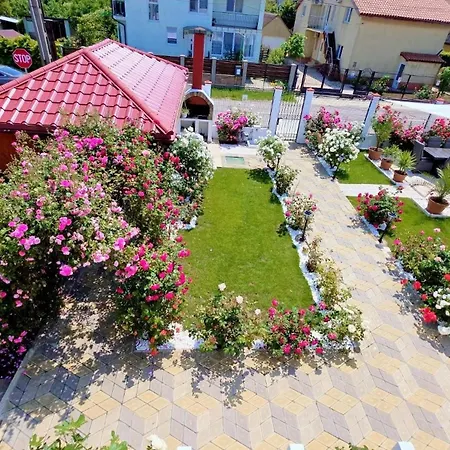 Casa Nicola * Două Mai